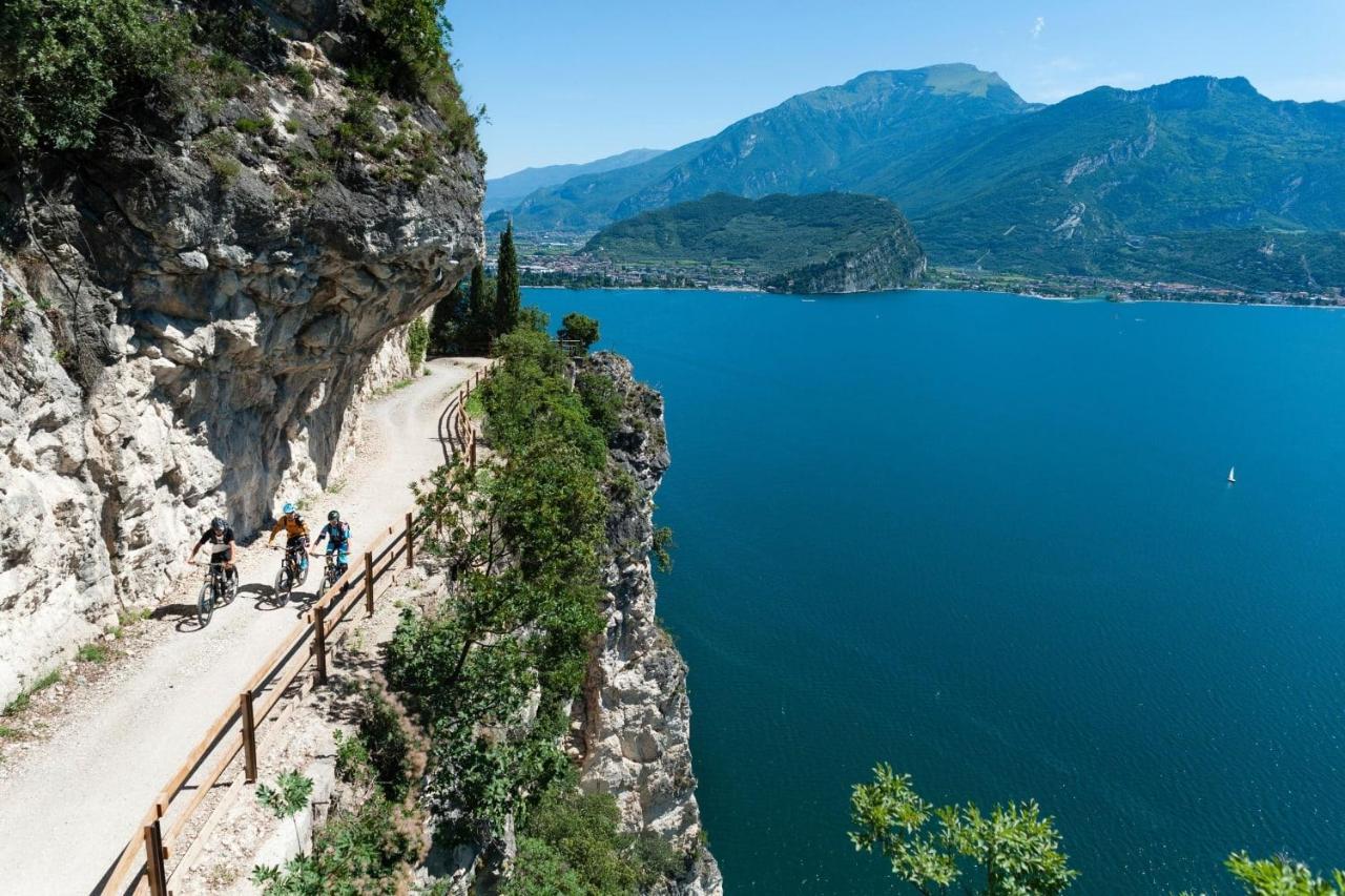 Sun & Fun Apartment - Morena Riva del Garda Exterior photo